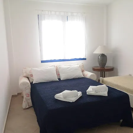 Olive Bay Hilltop אמוליאני