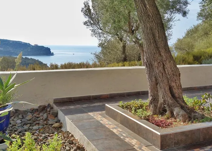 Olive Bay Hilltop 度假居 *